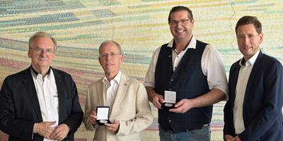 Ministerpräsident Dr. Reiner Haseloff MdL, Stadtratspräsident Dr. Volker Bürger, Lions-Präsident René Mittag und Oberbürgermeister Daniel Szarata freuen sich über die Verleihung der Ehrenmedaillen ©Stadt Halberstadt